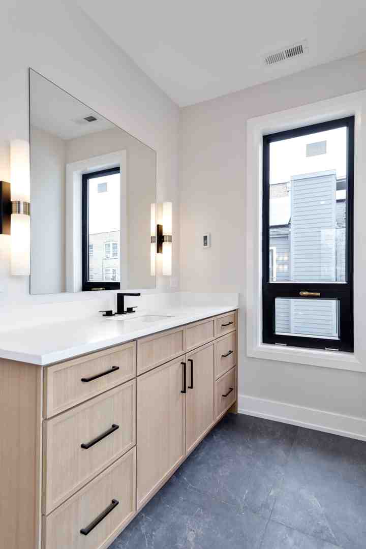 Bathroom cabinets Chicago